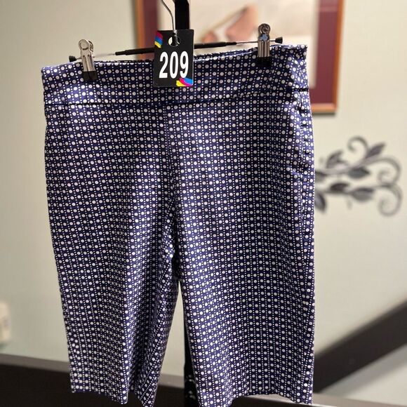Chico's So Slimming Blue & White Dot Shorts #DO209 - Picture 6 of 6